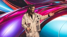 El director de cine, Oliver Laxe, durante la gala de entrega de los Premios Feroz 2026, en el Pazo da Cultura, a 24 de enero de 2026, en Pontevedra, Galicia (España).