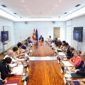 El presidente del Gobierno, Pedro Sánchez, y varios miembros de su Gabinete, durante la reunión del Consejo de Seguridad Nacional. | Pool Moncloa/Fernando Calvo