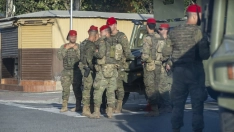 Varios militares de las Fuerzas Regulares, en Ceuta. Marcos Moreno/Europa Press.
