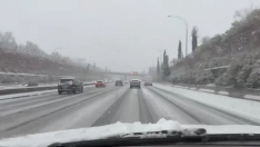 La nieve sorprende a los madrileños: la borrasca 'Kristin' mantiene en alerta a casi toda España