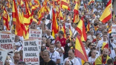Cientos de personas durante una concentración para protestar por las consecuencias de la crisis migratoria, en Ceuta. Marcos Moreno / Europa Press