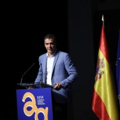 El presidente del Gobierno, Pedro Sánchez, interviene durante la inauguración de la XXVI Asamblea del Consejo de la Juventud de España. Alejandro Martínez Vélez / Europa Press