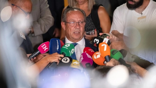 El consejero de Hacienda, Administraciones Públicas y Transformación Digital de la Junta de Comunidades de Castilla-La Mancha, Juan Alfonso Ruiz Molina, esta mañana ante los medios. Jesús Hellín / Europa Press El consejero de Hacienda, Administraciones Públicas y Transformación Digital de la Junta de Comunidades de Castilla-La Mancha, Juan Alfonso Ruiz Molina, esta mañana ante los medios. Jesús Hellín / Europa Press