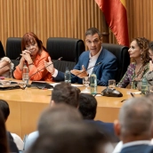 El presidente del Gobierno, Pedro Sánchez, la presidenta del PSOE, Cristina Narbona, y la vicesecretaria general del PSOE, María Jesús Montero.  Diego Radames / Europa Press