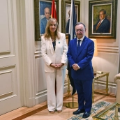 La presidenta del Tribunal Constitucional, Isabel Perelló, y el presidente de Ceuta, Juan Jesús Vivas. Fuente: CGPJ