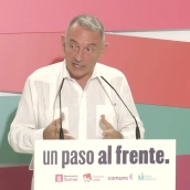 El diputado de Sumar y líder del PCE, Enrique Santiago, en rueda de prensa del espacio conjunto esta mañana. Fuente: Izquierda Unida