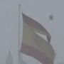 “Maldita nieve bolivariana”: la bandera de España en Colón se raja por el mal tiempo y las redes se inundan de memes