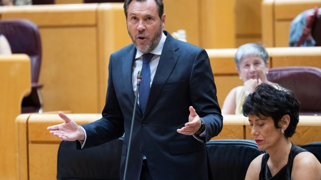 The Minister of Transport and Sustainable Mobility, Óscar Puente, during his speech in the Senate. Jesús Hellín / Europa Press
