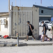 Migrantes regresando a Marruecos por la frontera del Tarajal, en Ceuta. Foto de archivo: Marcos Moreno / Europa Press