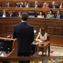 El presidente del Gobierno, Pedro Sánchez (c), y sus ministros, frente al líder del Partido Popular, Alberto Núñez Feijóo, en el Congreso de los Diputados. Eduardo Parra / Europa Press