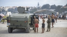EuropaPress 7775250 militares patrullan asentamiento migrantes playa trampolin 14 septiembre