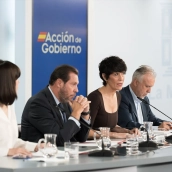 La ministra de Inclusión; Seguridad Social y Migraciones y portavoz del Gobierno, Elma Saiz (c), junto a los ministros de Transportes, Política Territorial y Universidades, durante la rueda de prensa tras el Consejo de Ministros de este martes. Diego Radamés / Europa Press