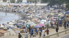 Asentamiento de migrantes en la playa El Trampolín. Marcos Moreno / Europa Press