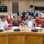 El portavoz adjunto de Sumar en el Congreso, Alberto Ibáñez, la portavoz de Sumar en el Congreso, Verónica Barbero, y el portavoz de Izquierda Unida en el Congreso, Enrique Santiago, este verano en el Congreso. Jesús Hellín / Europa Press
