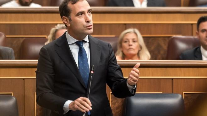 The First Vice President and Minister of Economy, Trade and Business, Carlos Cuerpo, today in the Congress of Deputies. Diego Radamés / Europa Press