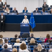 La presidenta de la Comisión Europea, Ursula Von der Leyen, esta mañana en el Europarlamento. Fuente: EP - Daina LE LARDIC