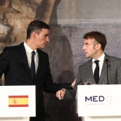 El presidente del Gobierno, Pedro Sánchez (i) y el presidente de la República Francesa, Emmanuel Macron (d). Foto de archivo: Pool Moncloa / Fernando Calvo