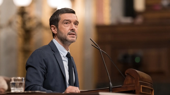 El ministro de Derechos Sociales, Consumo y Agenda 2030, Pablo Bustinduy, este miércoles en el Congreso de los Diputados. Diego Radamés / Europa Press