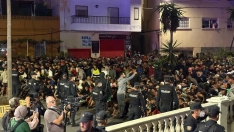 EuropaPress 7782624 guardia civil organiza migrantes traslado puerto ceuta 18 septiembre 2026