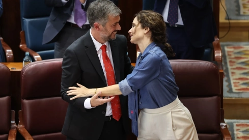 La presidenta de la Comunidad de Madrid, Isabel Díaz Ayuso, y el Consejero de Presidencia, Justicia y Administración Local, Miguel Ángel García Martín. Alejandro Martínez Vélez / Europa Press