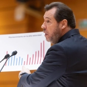 El ministro de Transportes y Movilidad Sostenible, Óscar Puente, comparece para dar cuenta del caos ferroviario, en el Senado