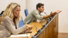 El agitador ultra Vito Quiles durante una rueda de prensa del PSOE en el Congreso de los Diputados. Foto de archivo: Ananda Manjón / Europa Press