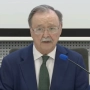 El presidente de la ciudad autónoma de Ceuta, Juan Jesús Vivas, durante la rueda de prensa junto a Feijóo y Weber. Fuente: PP en X