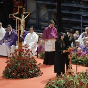 Momento de la intervención de Liliana Sáez, hija de una víctima del tren.