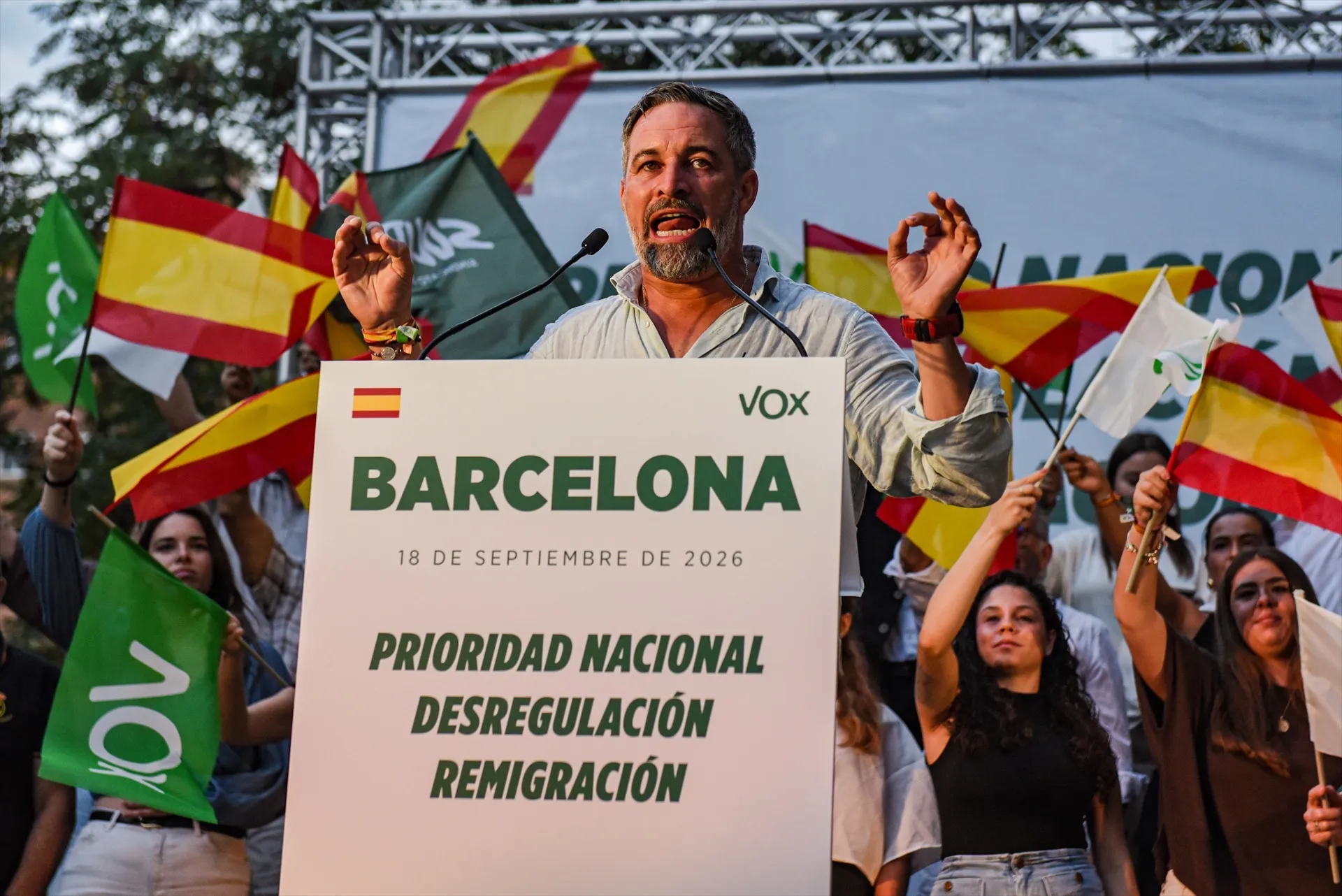 EuropaPress 7784338 lider vox santiago abascal interviene acto vox plaza marina sants 18 (1) EuropaPress 7784338 lider vox santiago abascal interviene acto vox plaza marina sants 18 (1)