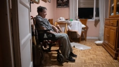 Maricarmen en su casa la noche antes de que se ejecutara el desahucio. Fernando Sánchez / Europa Press
