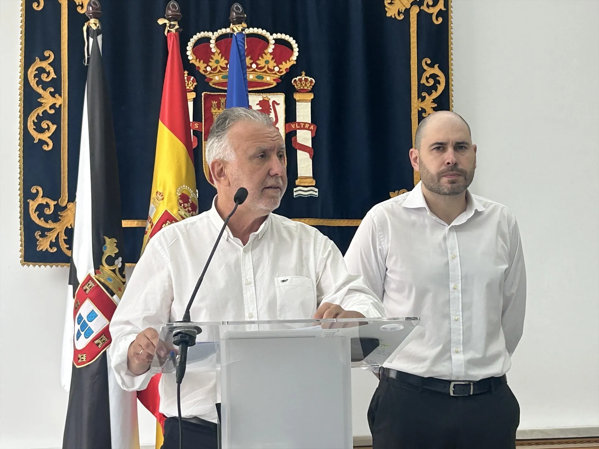 El ministro de Política Territorial y Memoria Democrática, Ángel Víctor Torres, comparece ante los medios tras una reunión del Comité de Situación de Ceuta. Gabriela Sardá Núñez / Europa Press El ministro de Política Territorial y Memoria Democrática, Ángel Víctor Torres, comparece ante los medios tras una reunión del Comité de Situación de Ceuta. Gabriela Sardá Núñez / Europa Press