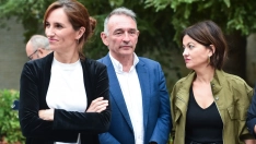 La ministra de Sanidad, Mónica García; el secretario general del PCE y diputado de Sumar, Enrique Santiago, y la ministra de Juventud e Infancia, Sira Rego. Gustavo Valiente / Europa Press
