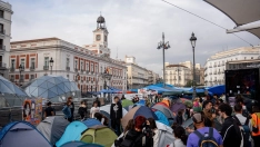 Decenas de personas continúan en la acampada por el ‘Decreto Maricarmen’ en la Puerta del Sol, a 29 de septiembre de 2026, en Madrid (España). Gabriel Luengas / Europa Press