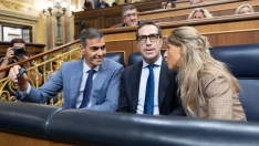 El presidente del Gobierno, Pedro Sánchez; el vicepresidente primero y ministro de Economía, Comercio y Empresa, Carlos Cuerpo, y la vicepresidenta segunda y ministra de Trabajo y Economía Social, Yolanda Díaz. Jesús Hellín / Europa Press