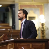 El diputado de Vox Carlos Hernández Quero interviene durante una sesión plenaria, en el Congreso de los Diputados. Alejandro Martínez Vélez / Europa Press
