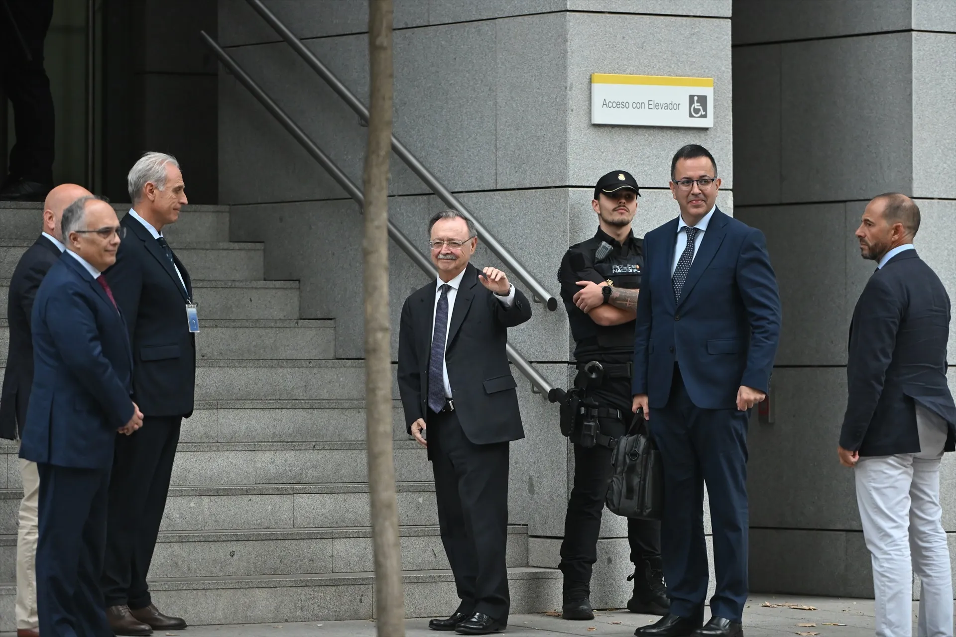 El presidente de Ceuta, Juan Jesús Vivas, a su llegada a la Audiencia Nacional. Gustavo Valiente / Europa Press El presidente de Ceuta, Juan Jesús Vivas, a su llegada a la Audiencia Nacional. Gustavo Valiente / Europa Press