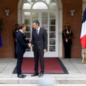 EuropaPress 7810282 presidente gobierno pedro sanchez recibe presidente republica francesa