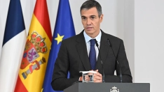 El presidente del Gobierno, Pedro Sánchez, durante la rueda de prensa con el presidente de la República Francesa, Emmanuel Macron. Pool Moncloa / Borja Puig de la Bellacasa