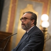 El diputado de la ultraderecha Vox José María Sánchez interviene durante una sesión plenaria. Fernando Sánchez / Europa Press