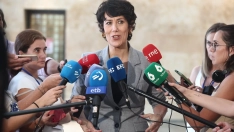 La ministra de Inclusión, Seguridad Social y Migraciones, Elma Saiz, atiende a los medios. Eduardo Parra / Europa Press