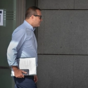 El exjefe de Gabinete de la Delegación del Gobierno en Ceuta Gonzalo Sanz a su salida de la Audiencia Nacional esta mañana. Fernando Sánchez / Europa Press