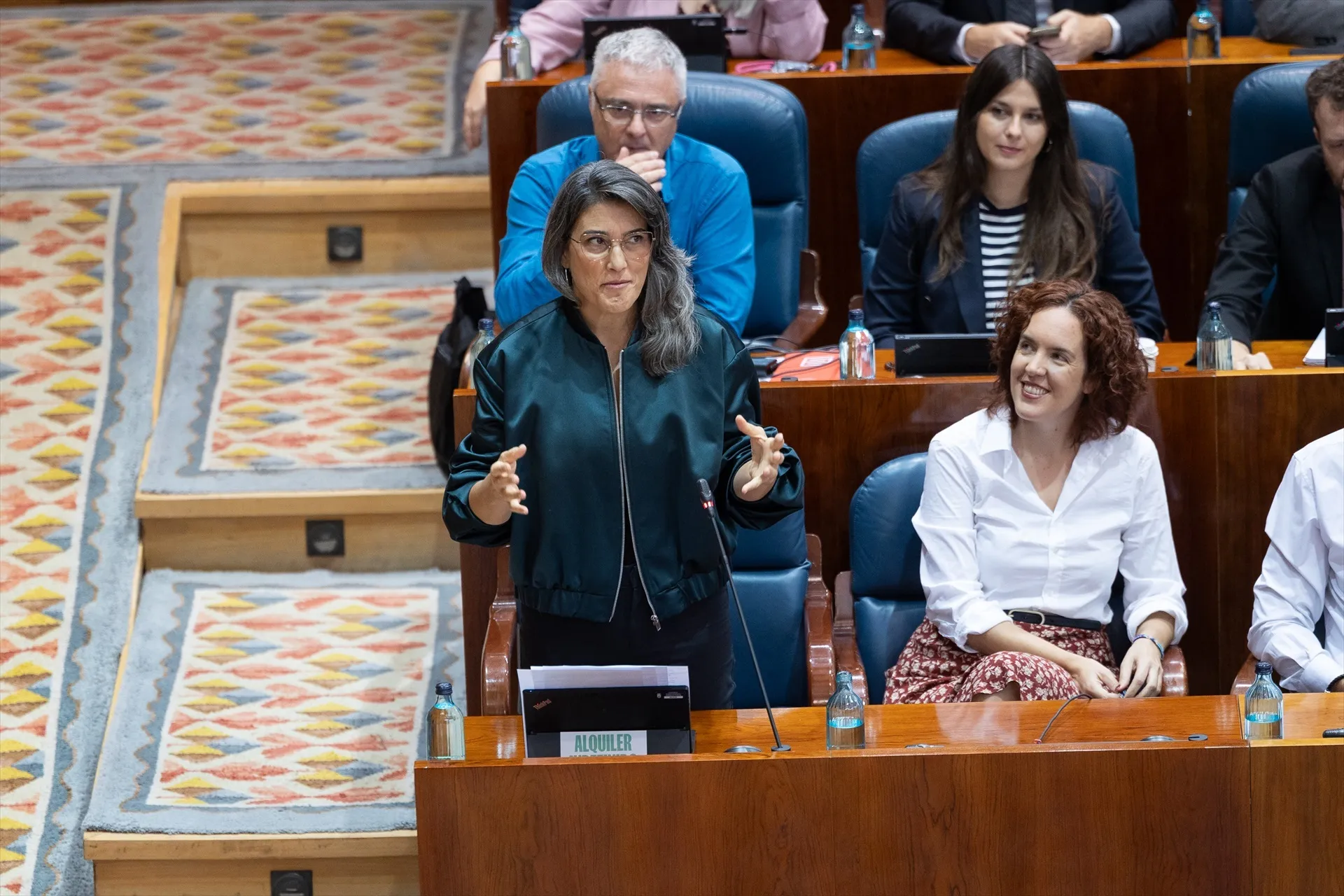 La portavoz de Más Madrid en la Asamblea de Madrid, Manuela Bergerot (1 fila, i), durante un pleno en la Asamblea de Madrid. Jesús Hellín / Europa Press