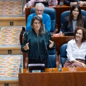 La portavoz de Más Madrid en la Asamblea de Madrid, Manuela Bergerot (1 fila, i), durante un pleno en la Asamblea de Madrid. Jesús Hellín / Europa Press