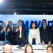El presidente de la Junta de Castilla y León, Alfonso Fernández Mañueco, el presidente del Partido Popular, Alberto Núñez Feijoó, y la presidenta de la Comunidad de Madrid, Isabel Díaz Ayuso, junto a otras figuras del Partido Popular, el pasado mes de marzo. Foto de archivo: Eduardo Parra / Europa Press
