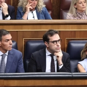 El presidente del Gobierno, Pedro Sánchez, el vicepresidente y ministro de Economía, Carlos Cuerpo, y la vicepresidenta segunda y ministra de Trabajo, Yolanda Díaz.