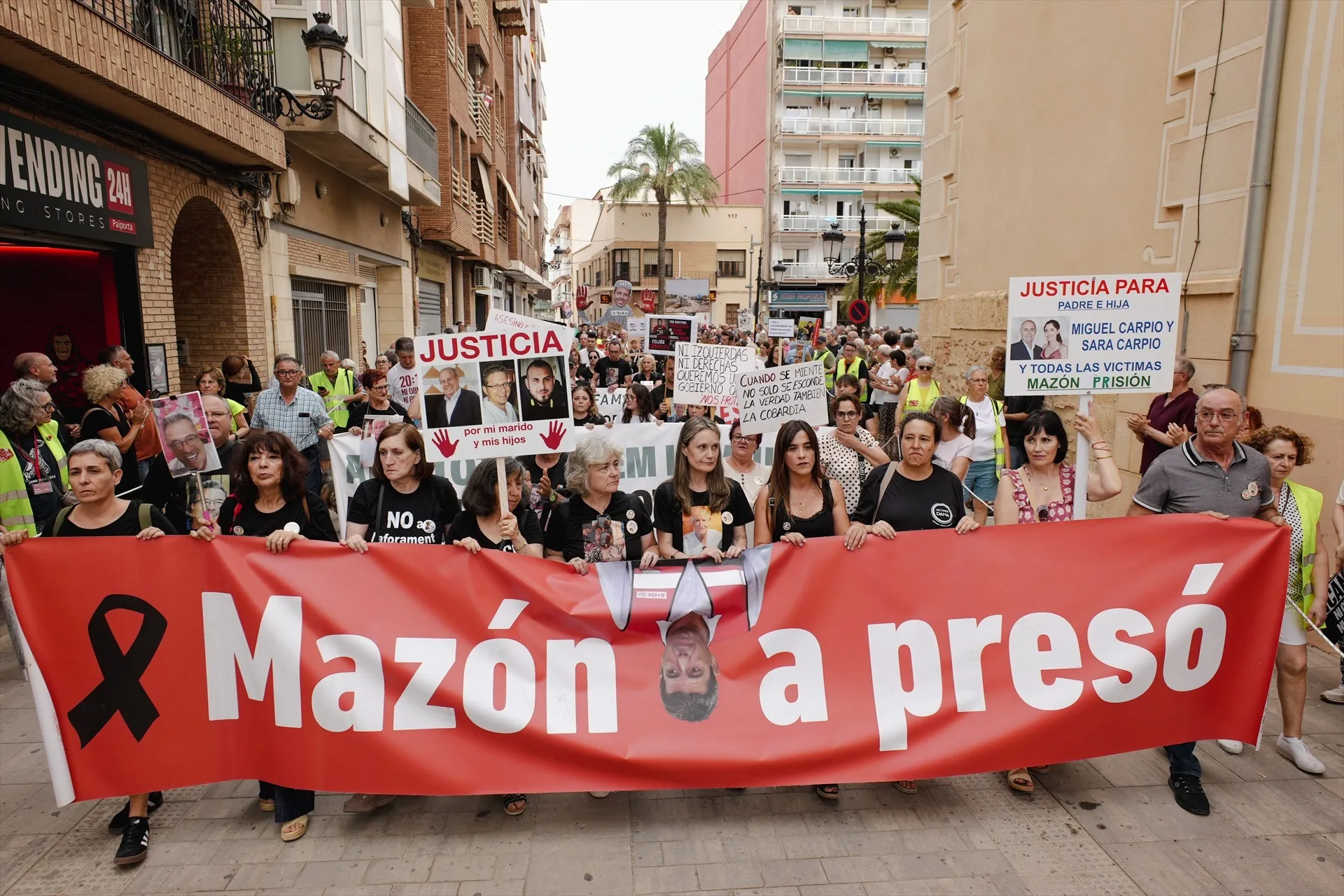 EuropaPress 7628890 decenas personas manifestacion reclamar supresion aforamiento expresidente