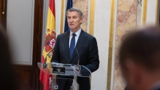 El presidente del Partido Popular, Alberto Núñez Feijóo, en rueda de prensa tras la votación en el Congreso de los Diputados. Jesús Hellín / Europa Press