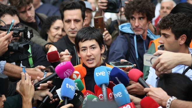 La portavoz del Sindicato de Inquilinas e Inquilinos de Madrid, Alicia del Rio, atiende a los medios. Alejandro Martínez Vélez / Europa Press