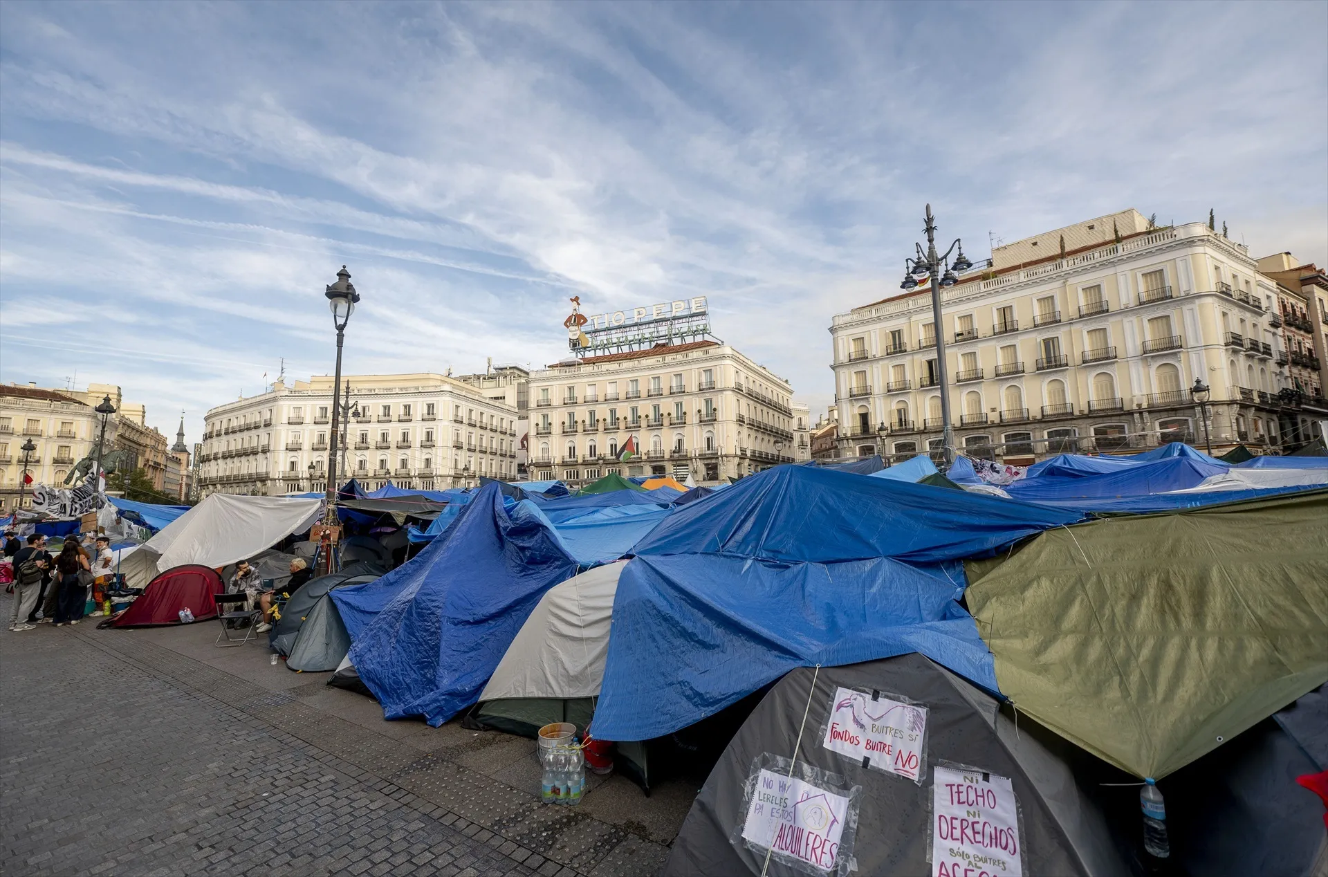 Tiendas de camapaña durante la acampada por la Vivienda en la Puerta del Sol. Alberto Ortega / Europa Press Tiendas de camapaña durante la acampada por la Vivienda en la Puerta del Sol. Alberto Ortega / Europa Press