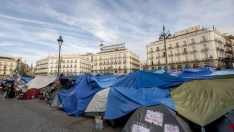 EuropaPress 7821700 tiendas camapana acampada vivienda puerta sol octubre 2026 madrid espana
